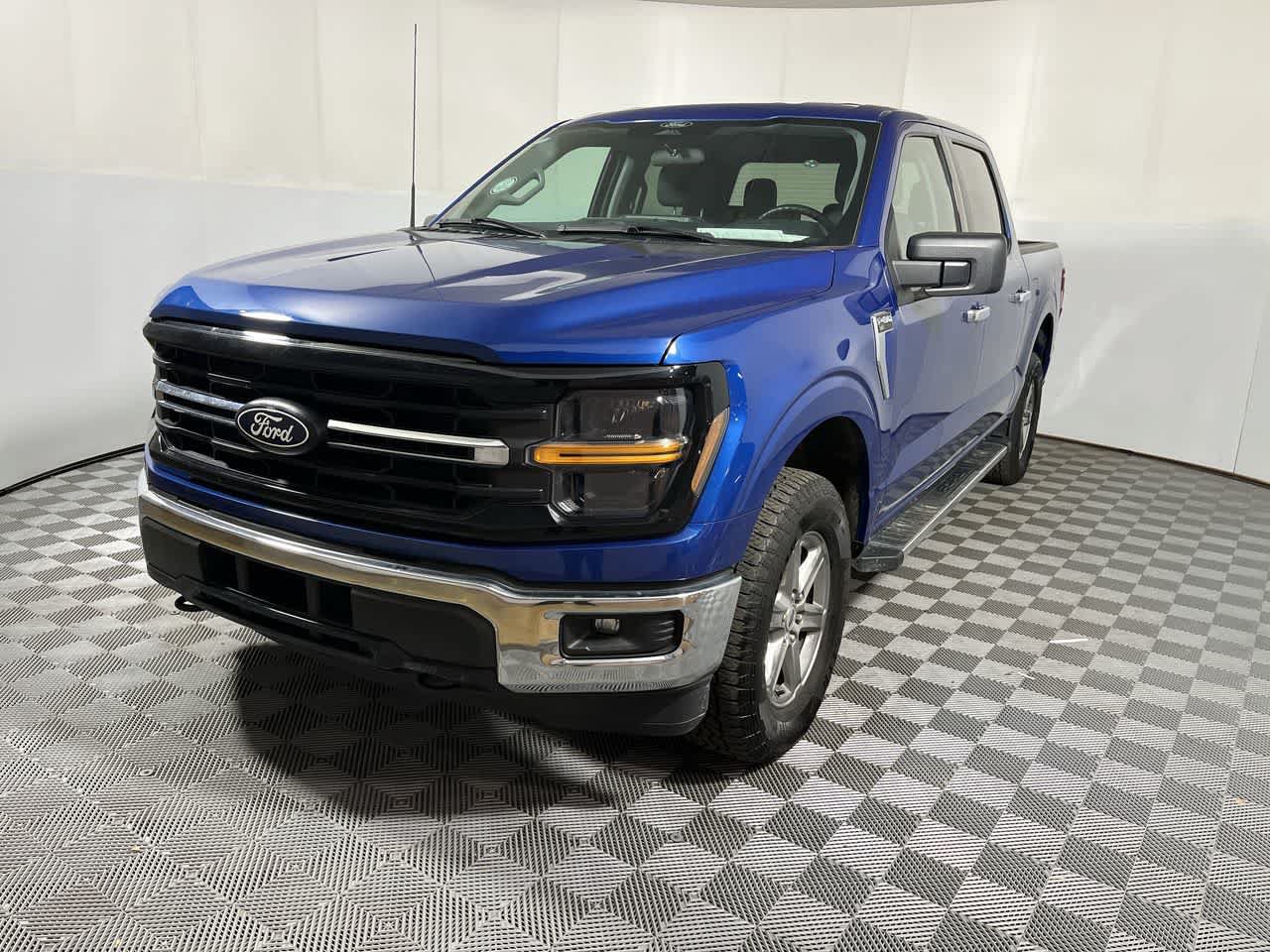 Used 2025 Ford F150 XLT w/ Equipment Group 301A Standard AWD/4WD image 4