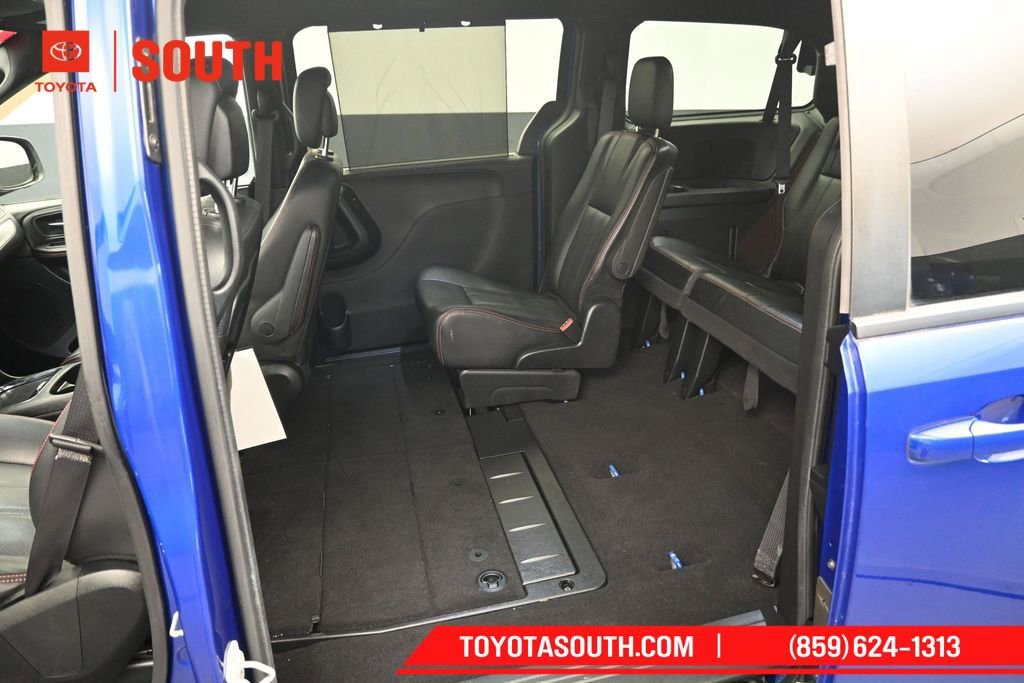 Used 2019 Dodge Grand Caravan GT FWD image 28