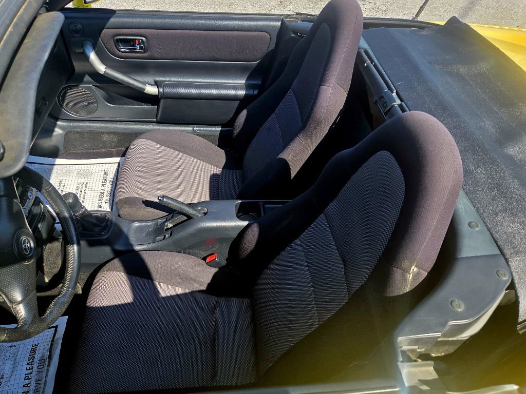 Used 2000 Toyota MR2 image 8