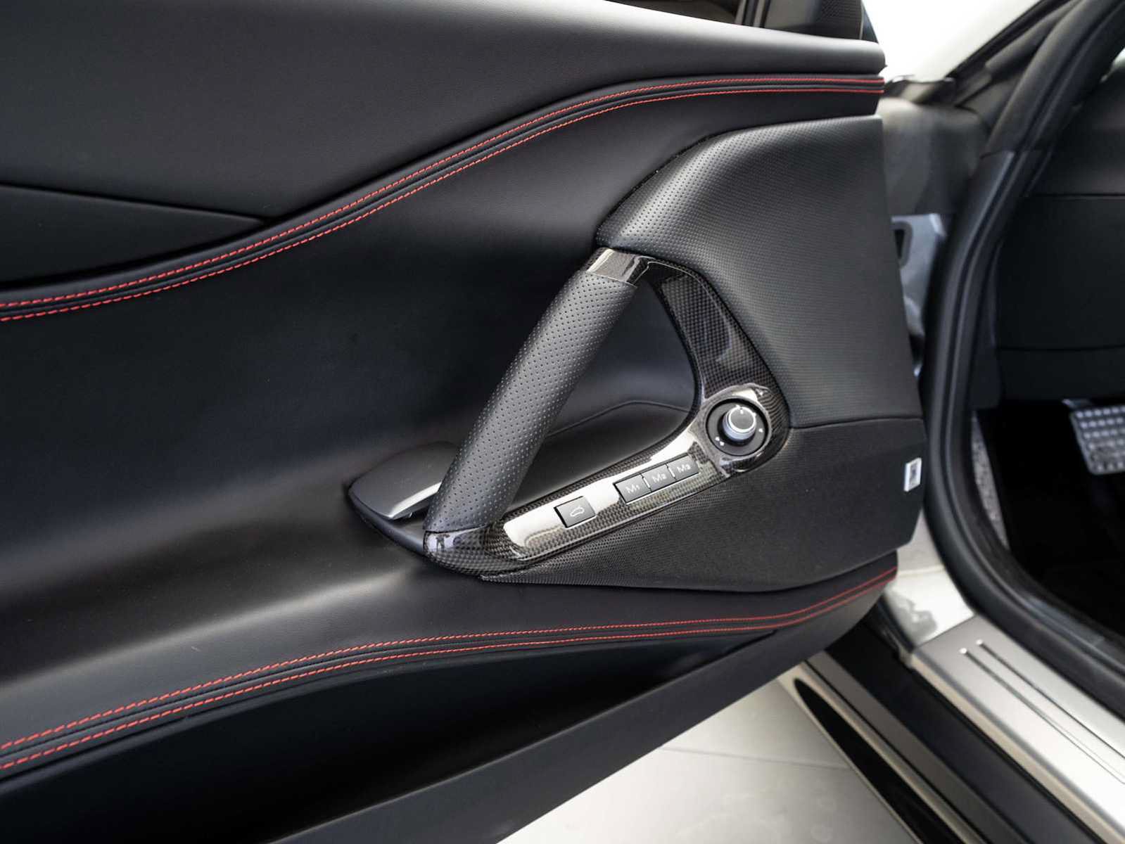 Used 2021 Ferrari 812 GTS RWD image 16