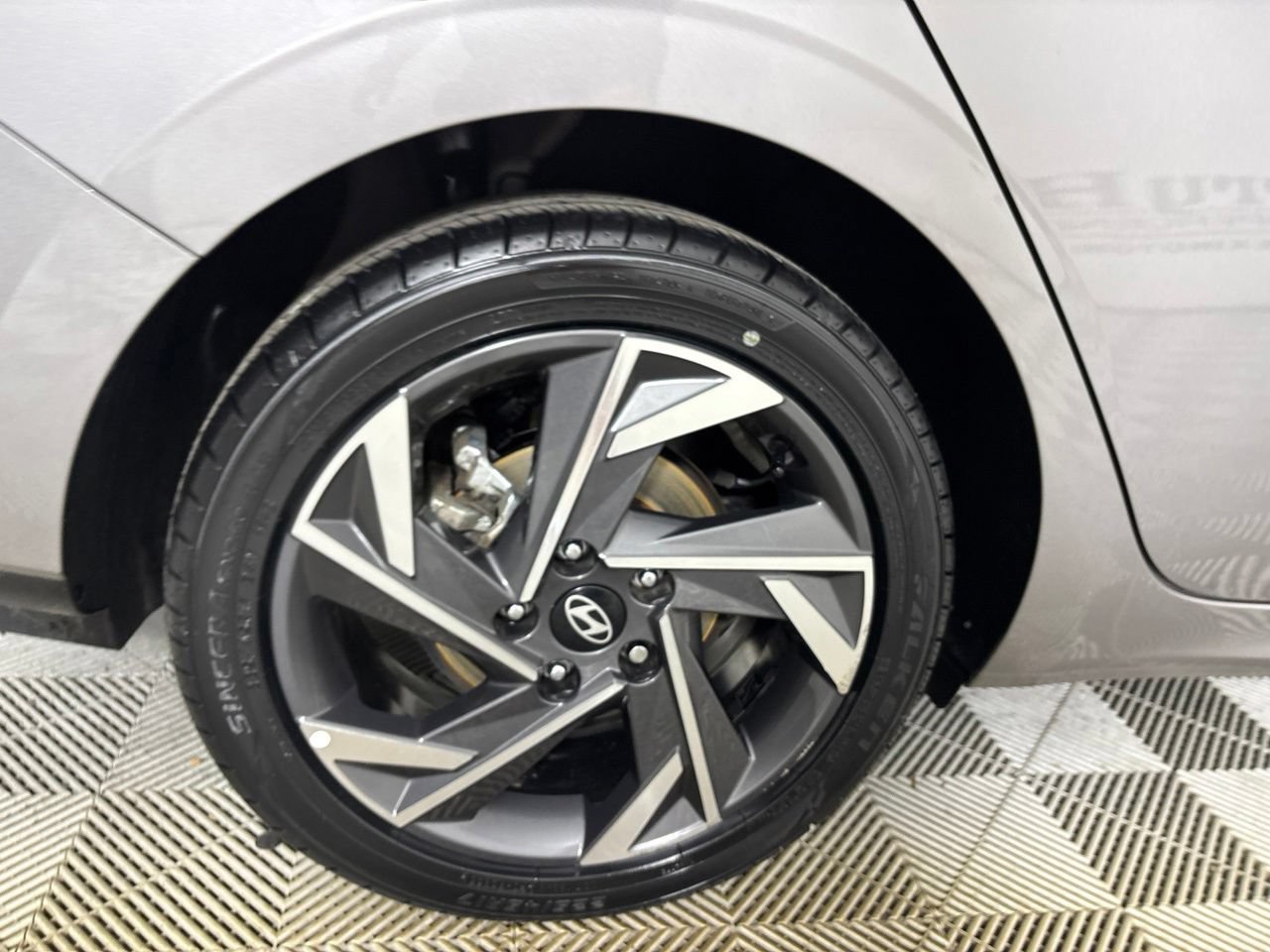 Used 2024 Hyundai Elantra SEL w/ Convenience Package FWD image 32