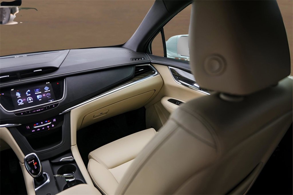 Used 2017 Cadillac XT5 FWD image 28