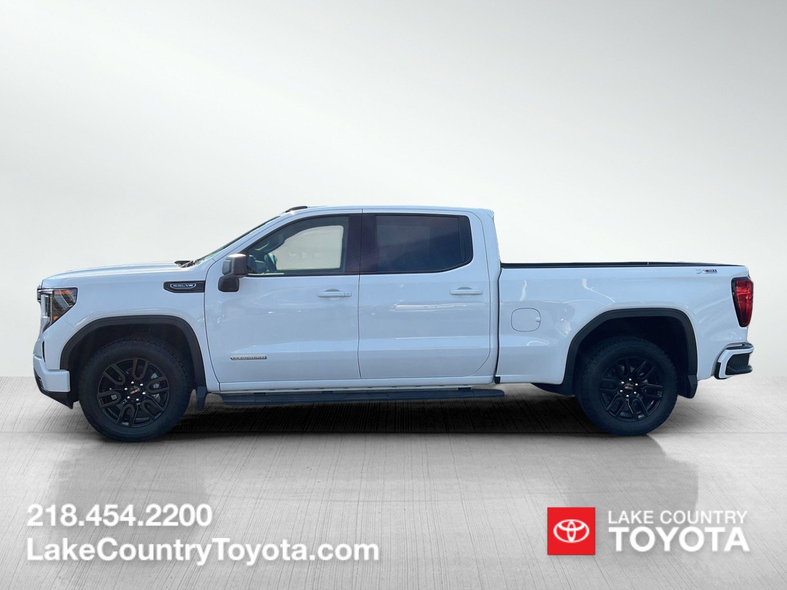 Used 2025 GMC Sierra 1500 Elevation w/ X31 Off-Road Package AWD/4WD image 2