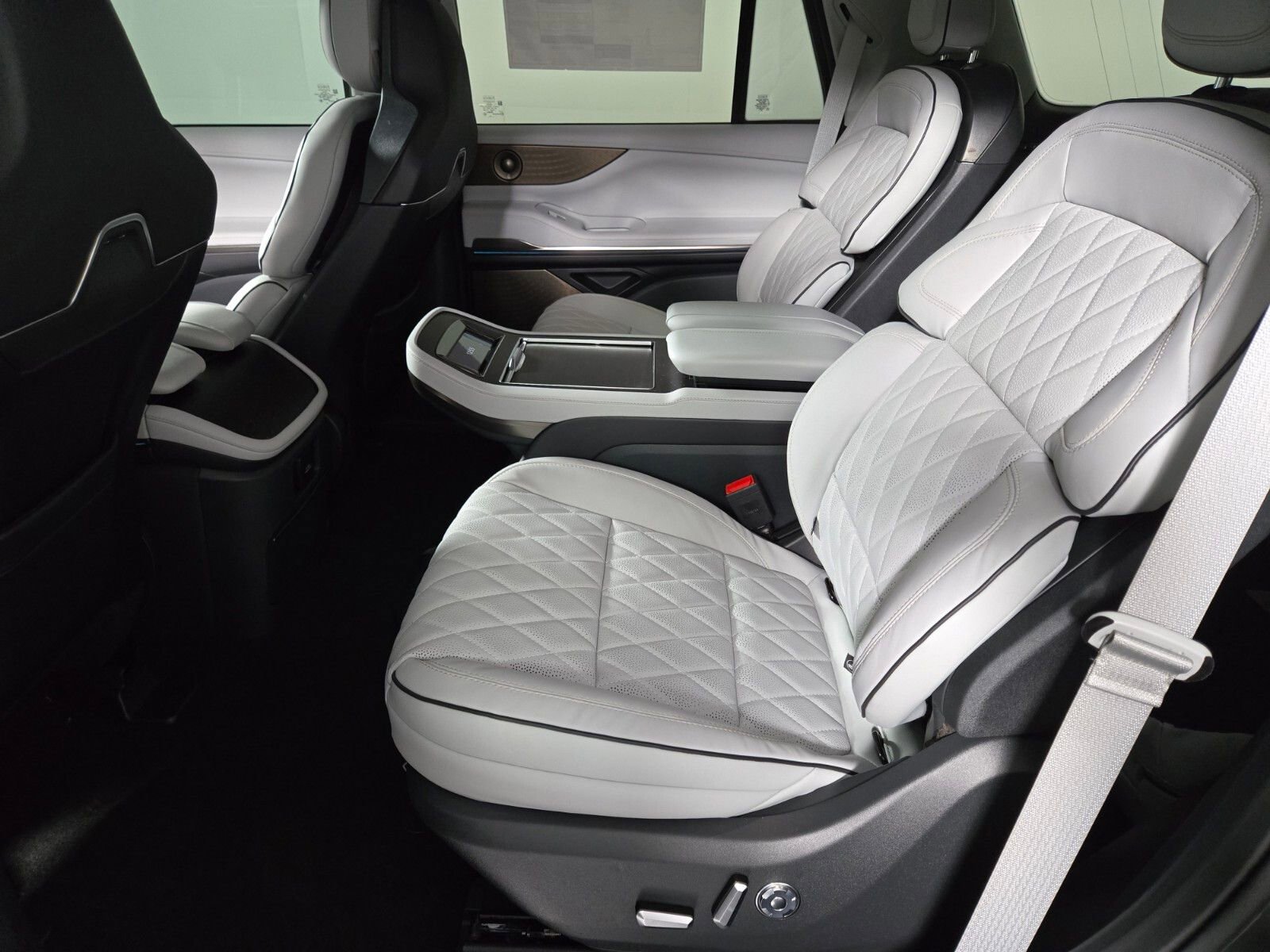 New 2026 Lincoln Navigator Black Label image 14