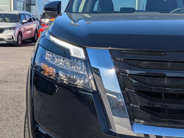 Used 2025 Nissan Pathfinder SV image 8