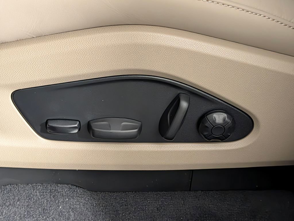 New 2026 Porsche Macan 4 Electric image 28