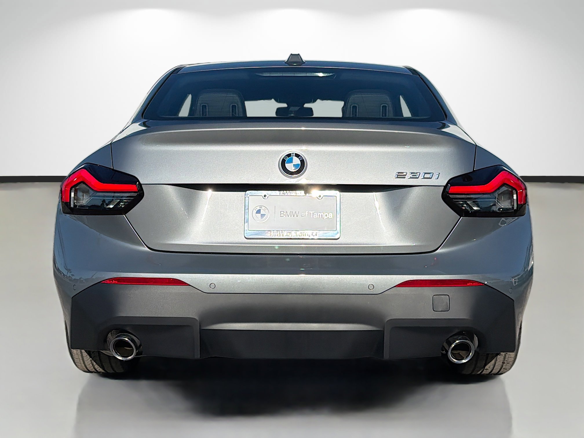 Used 2025 BMW 230i Coupe w/ Parking Assistance Package RWD image 4