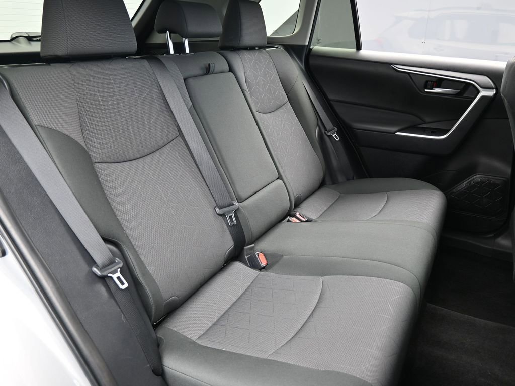 Used 2025 Toyota RAV4 XLE image 43