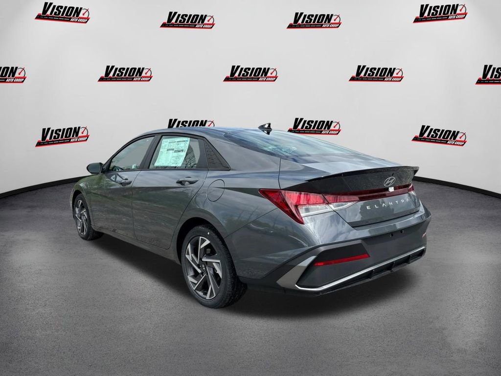 Certified 2025 Hyundai Elantra Sport image 7