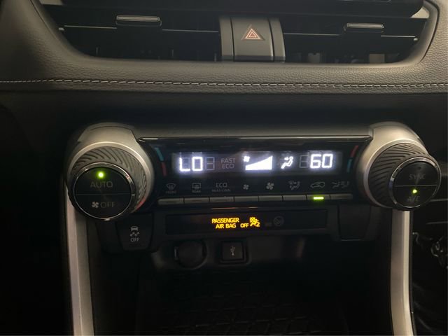 Used 2021 Toyota RAV4 LE image 30