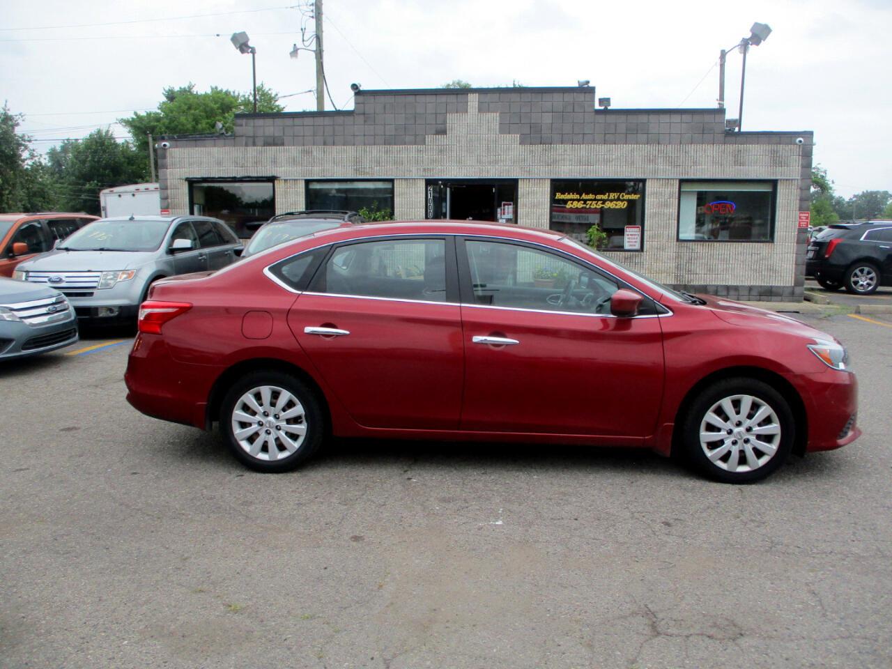 Used 2016 Nissan Sentra SV image 2