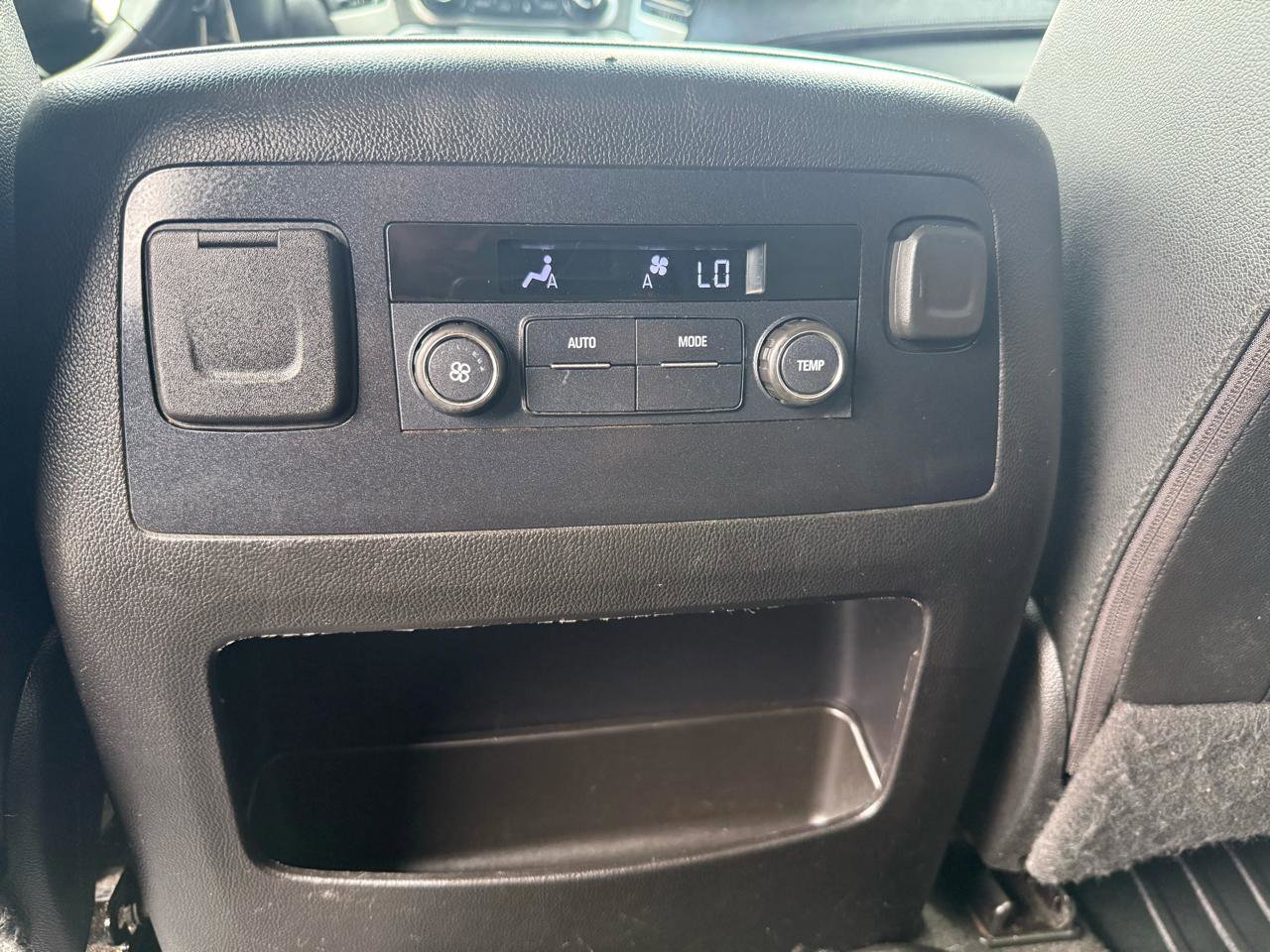 Used 2019 Chevrolet Suburban LT AWD/4WD image 13