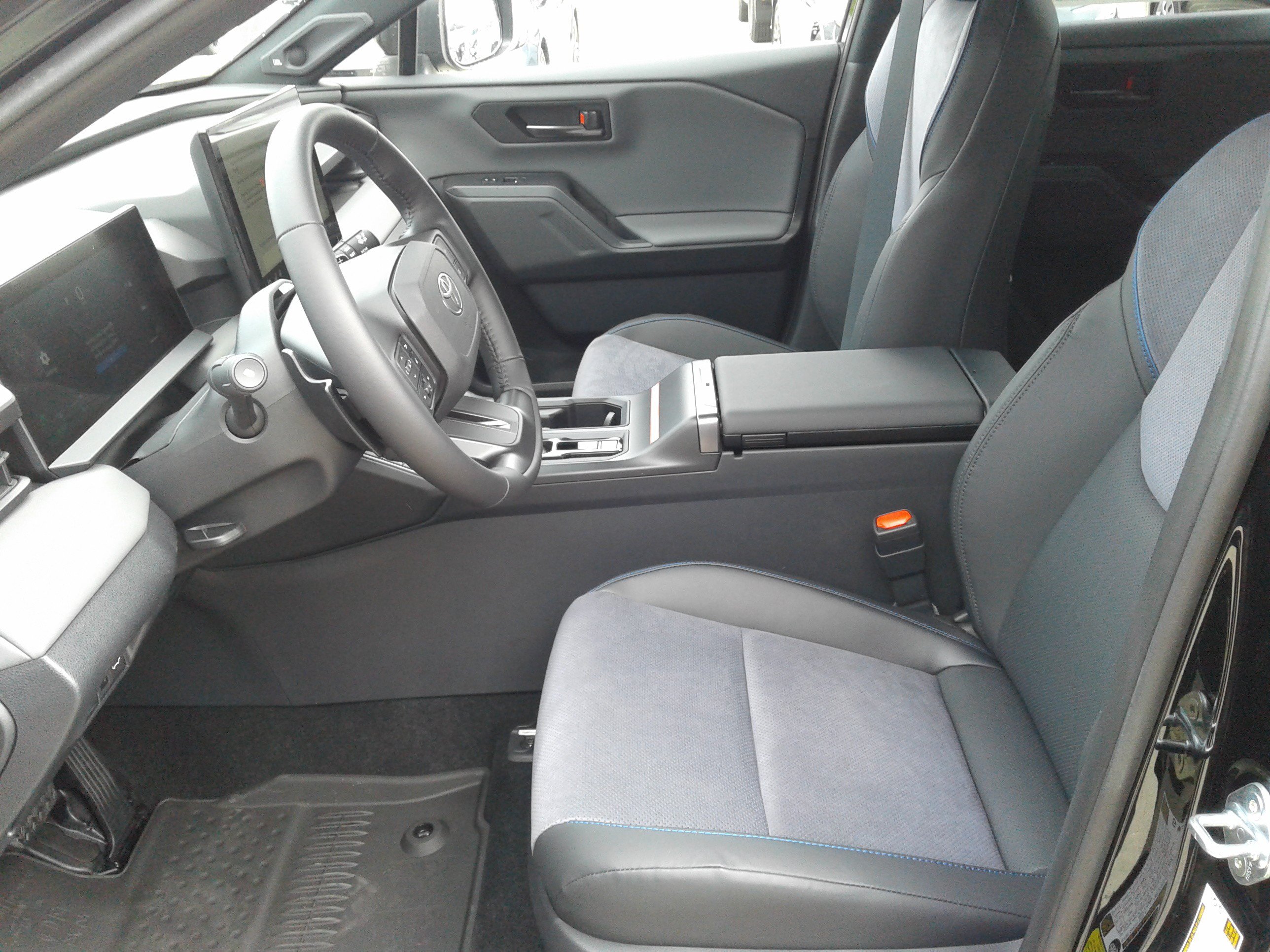 New 2026 Toyota RAV4 XSE AWD/4WD image 6