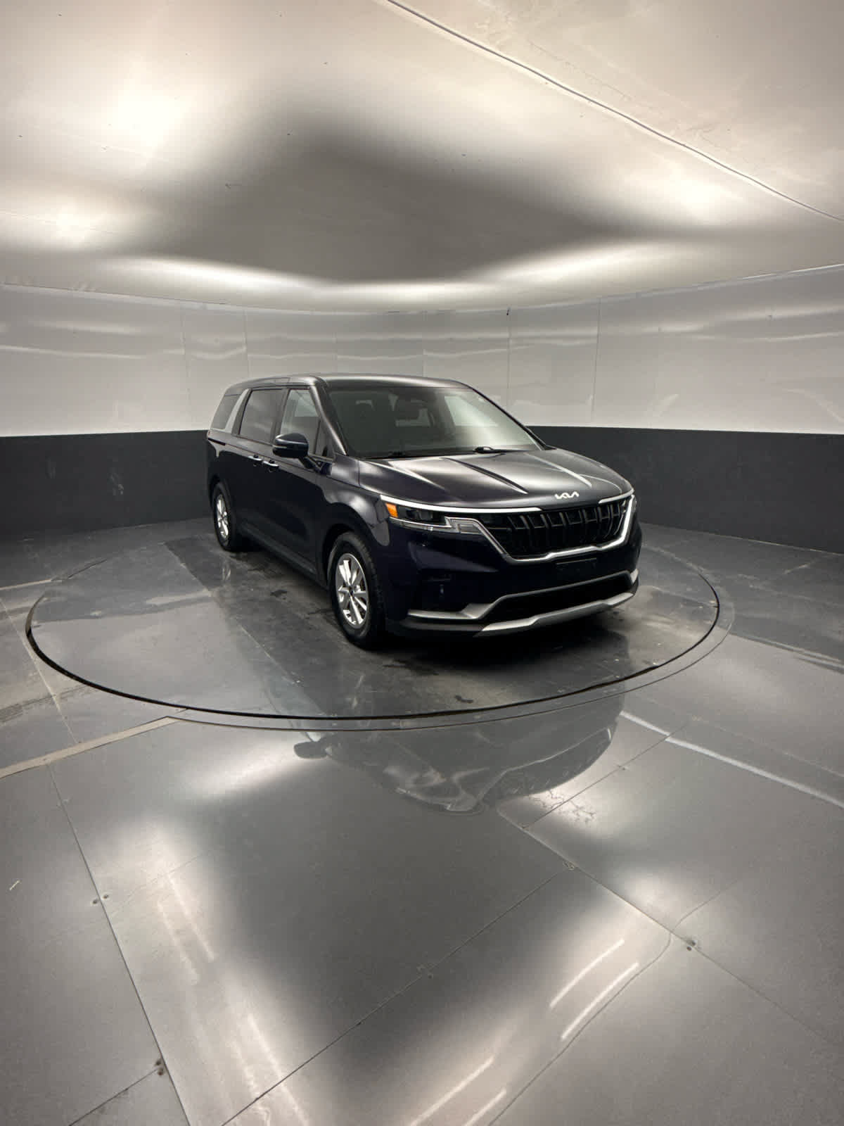 Used 2022 Kia Carnival LX FWD image 11