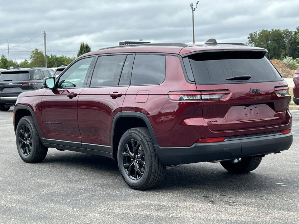 Used 2025 Jeep Grand Cherokee L Altitude AWD/4WD image 9