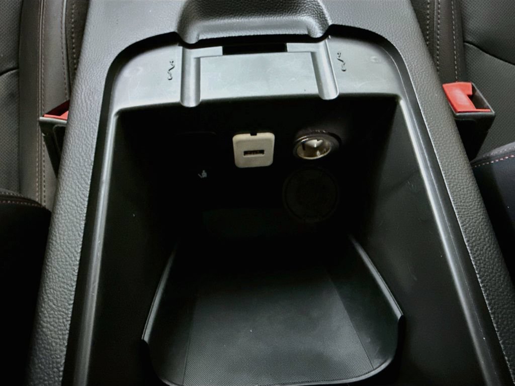 Used 2016 Chevrolet SS RWD image 18