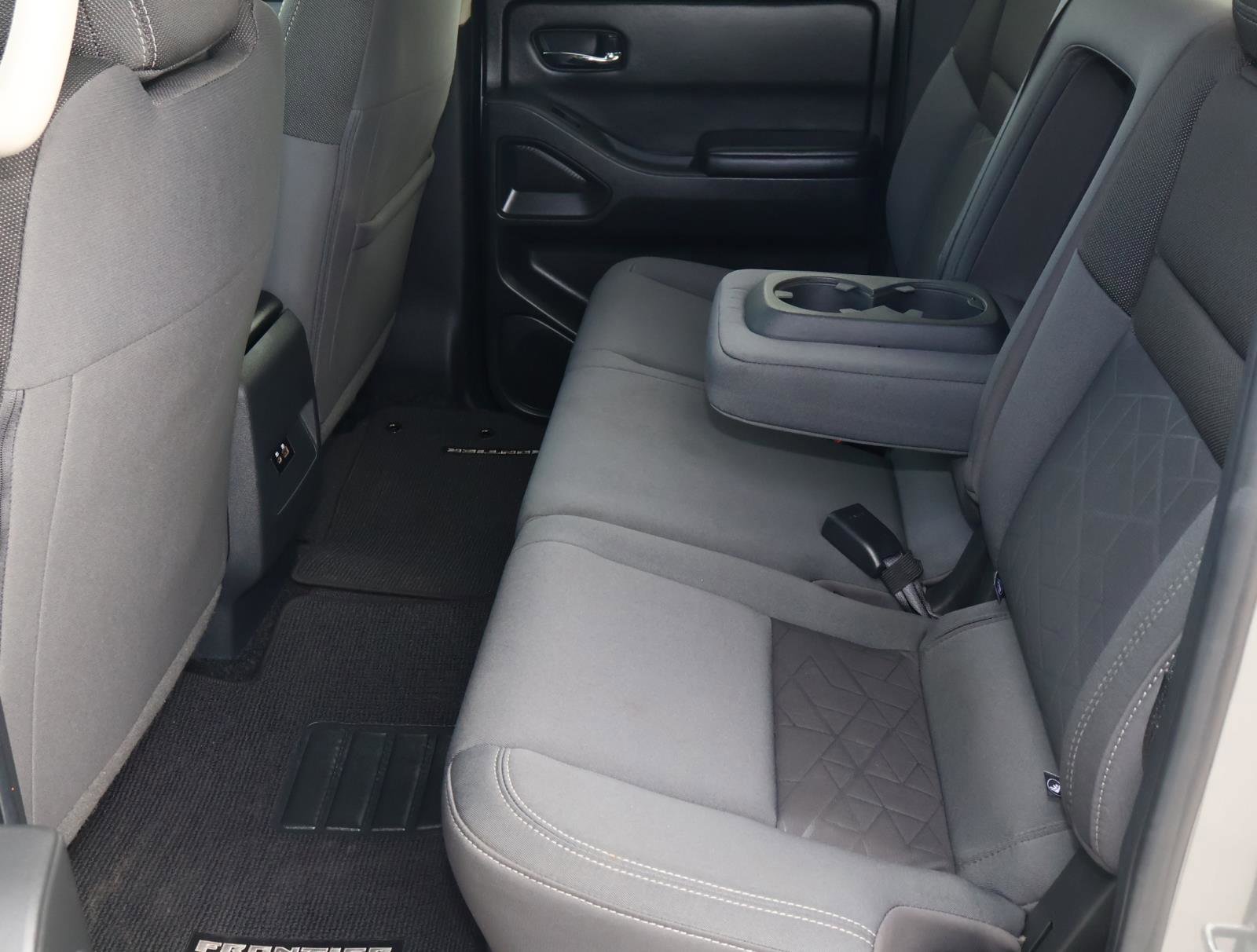 Used 2025 Nissan Frontier SV image 21