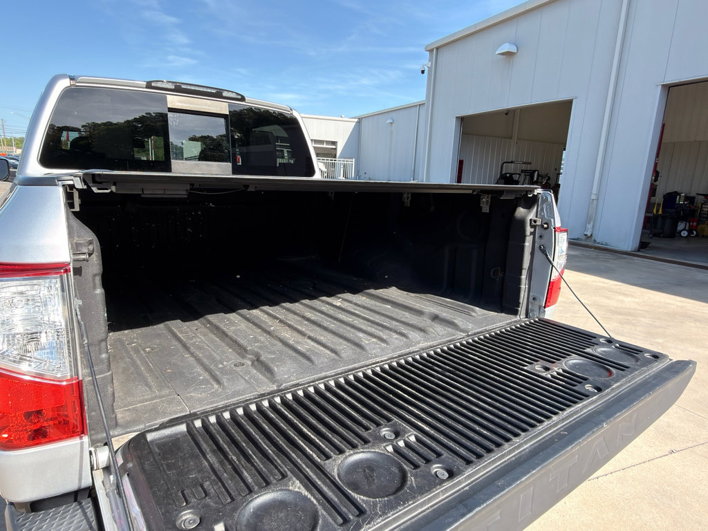 Used 2019 Nissan Titan PRO-4X AWD/4WD image 10