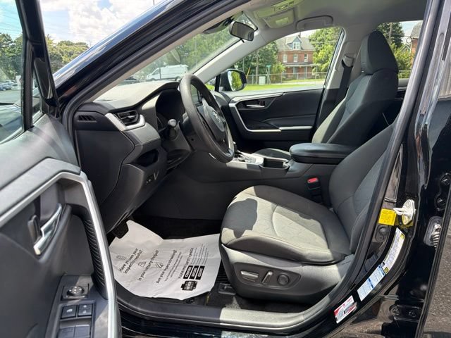 Used 2022 Toyota RAV4 XLE AWD/4WD image 13