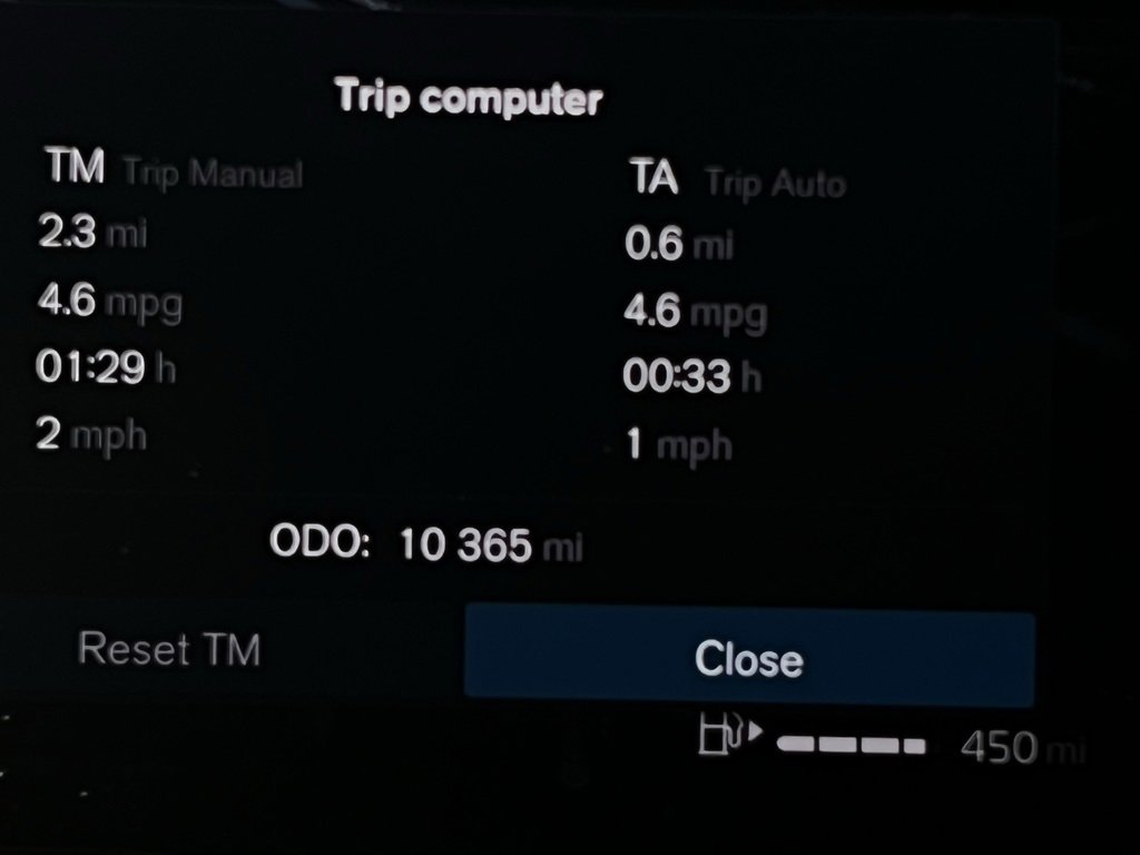 Used 2025 Volvo V60 B5 Cross Country Plus image 14