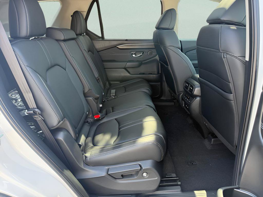 New 2026 Honda Pilot Touring image 14