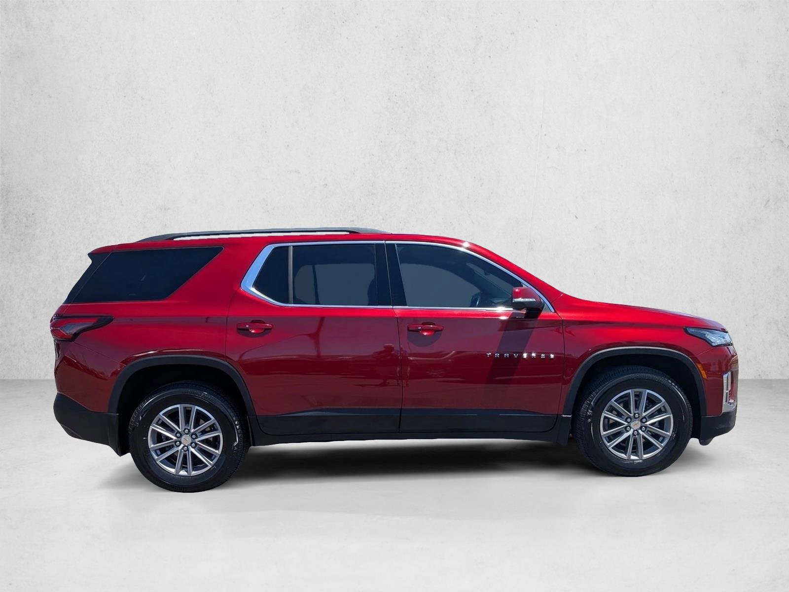 Used 2022 Chevrolet Traverse LT FWD image 4