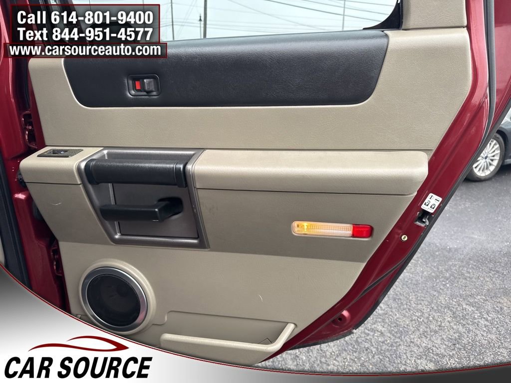 Used 2004 HUMMER H2 w/ Preferred Equipment Group image 24