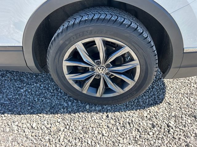 Used 2023 Volkswagen Tiguan SE image 53