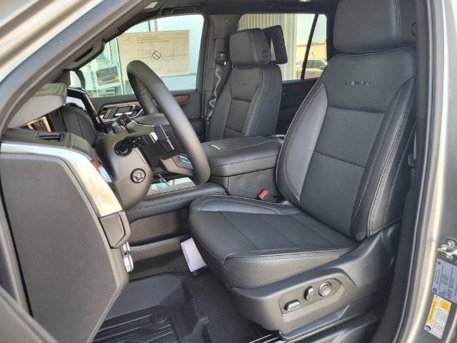 New 2026 GMC Yukon Denali w/ Denali Reserve Package AWD/4WD image 16