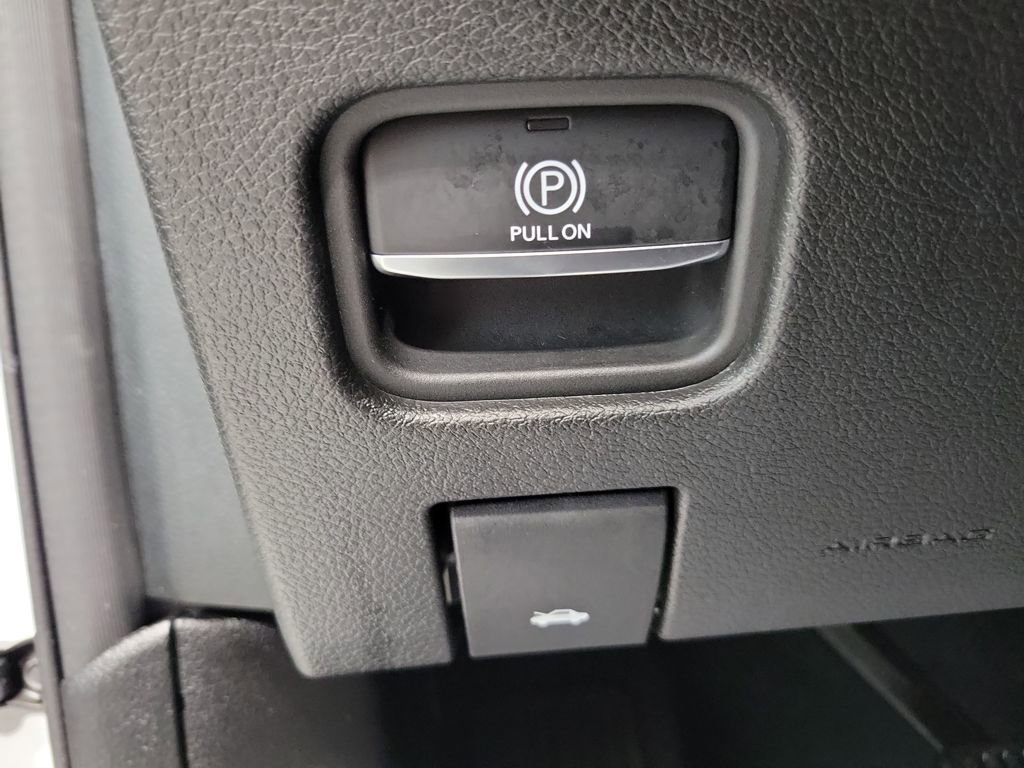 Used 2024 Jeep Grand Cherokee Laredo X image 41