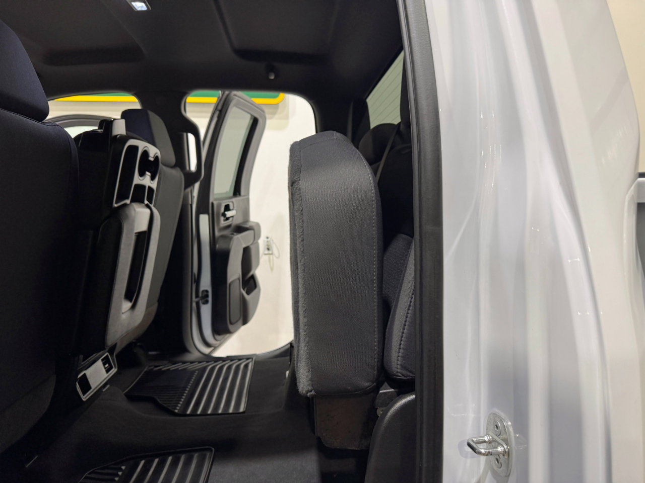 Used 2022 Chevrolet Silverado 2500 Custom w/ Custom Value Package image 17