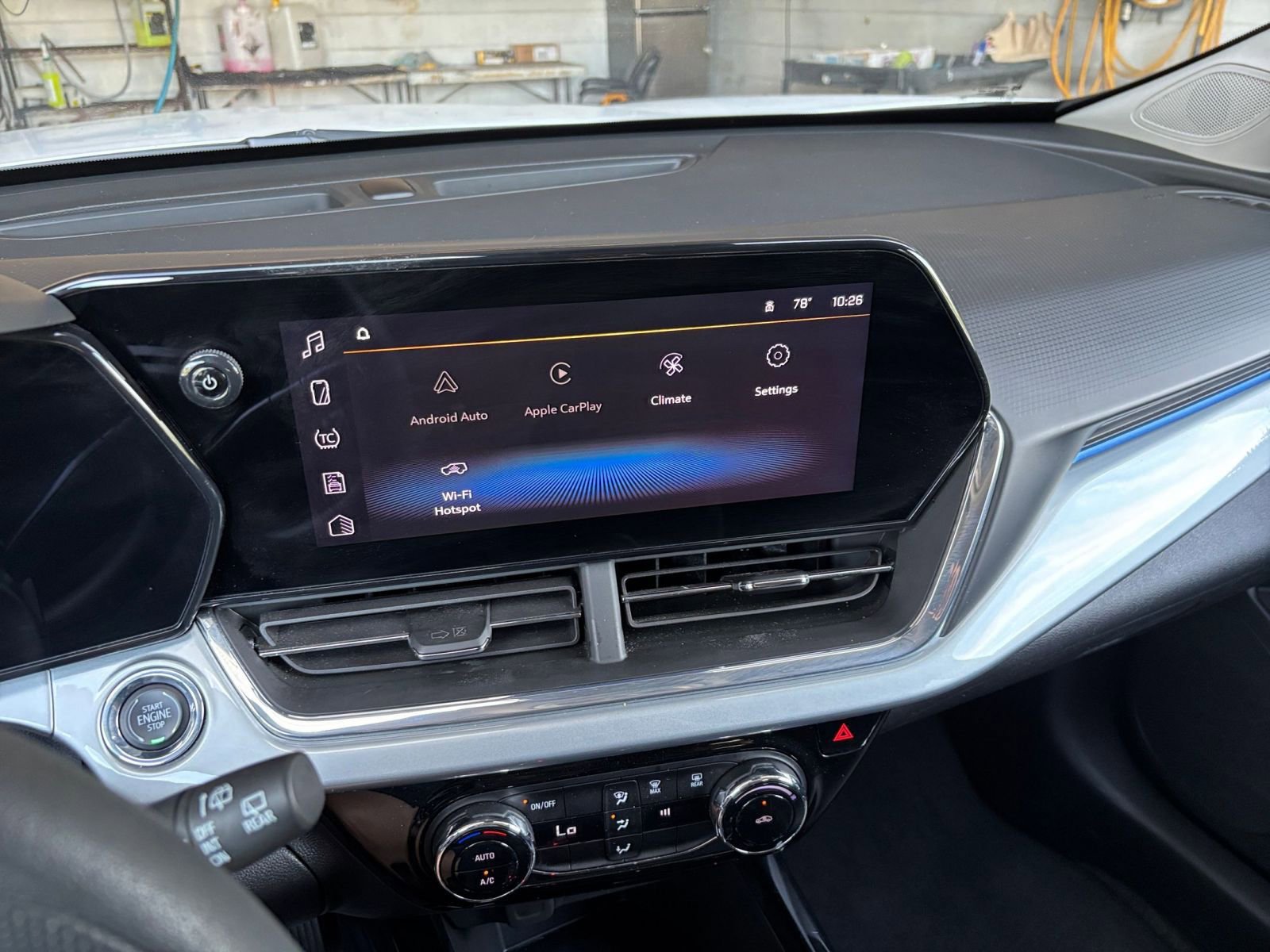 Used 2025 Chevrolet Trax LT image 21