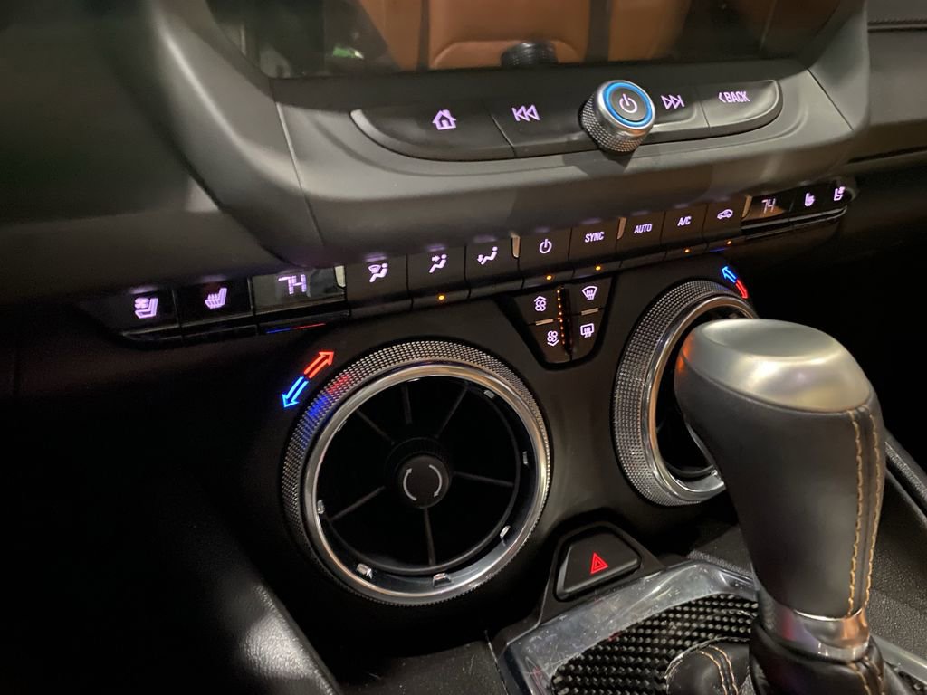 Used 2018 Chevrolet Camaro LT RWD image 7