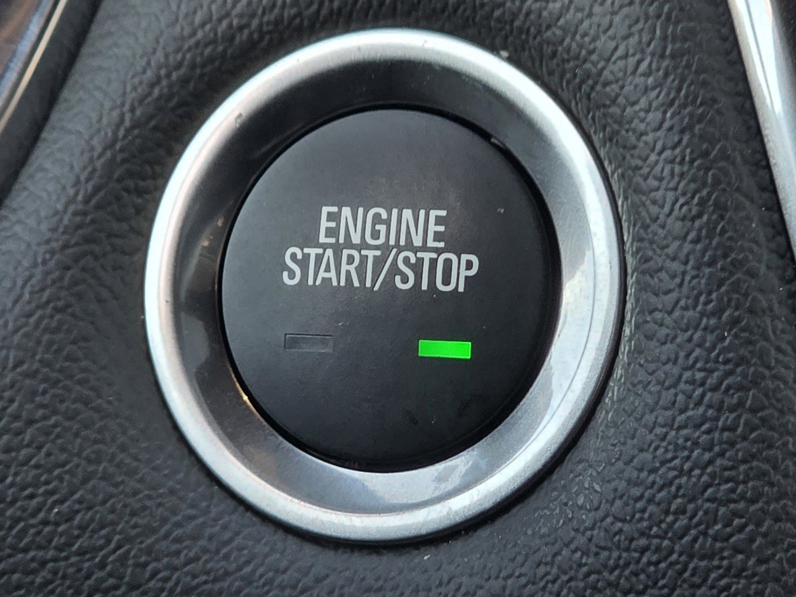 Used 2023 Chevrolet Traverse LT image 30