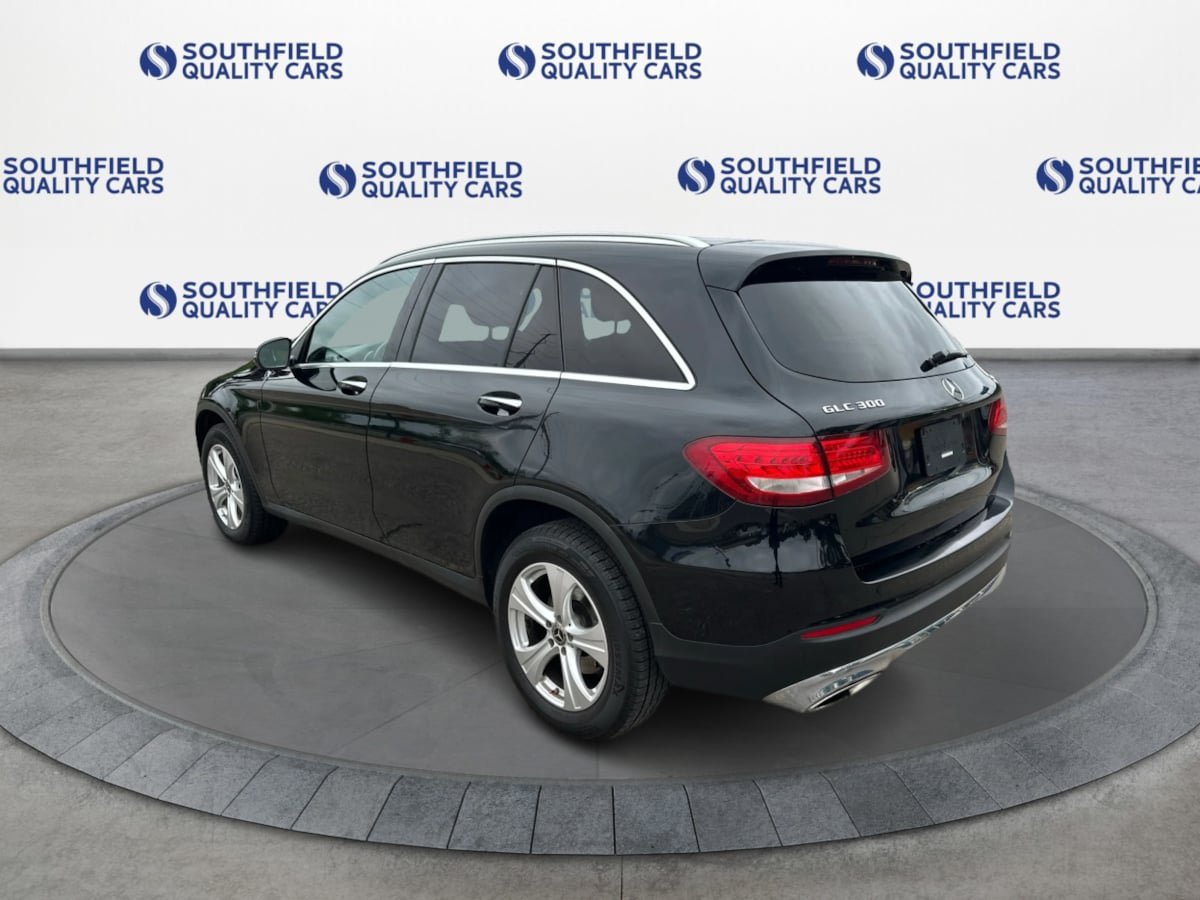 Used 2017 Mercedes-Benz GLC 300 4MATIC w/ Premium 1 Package image 4