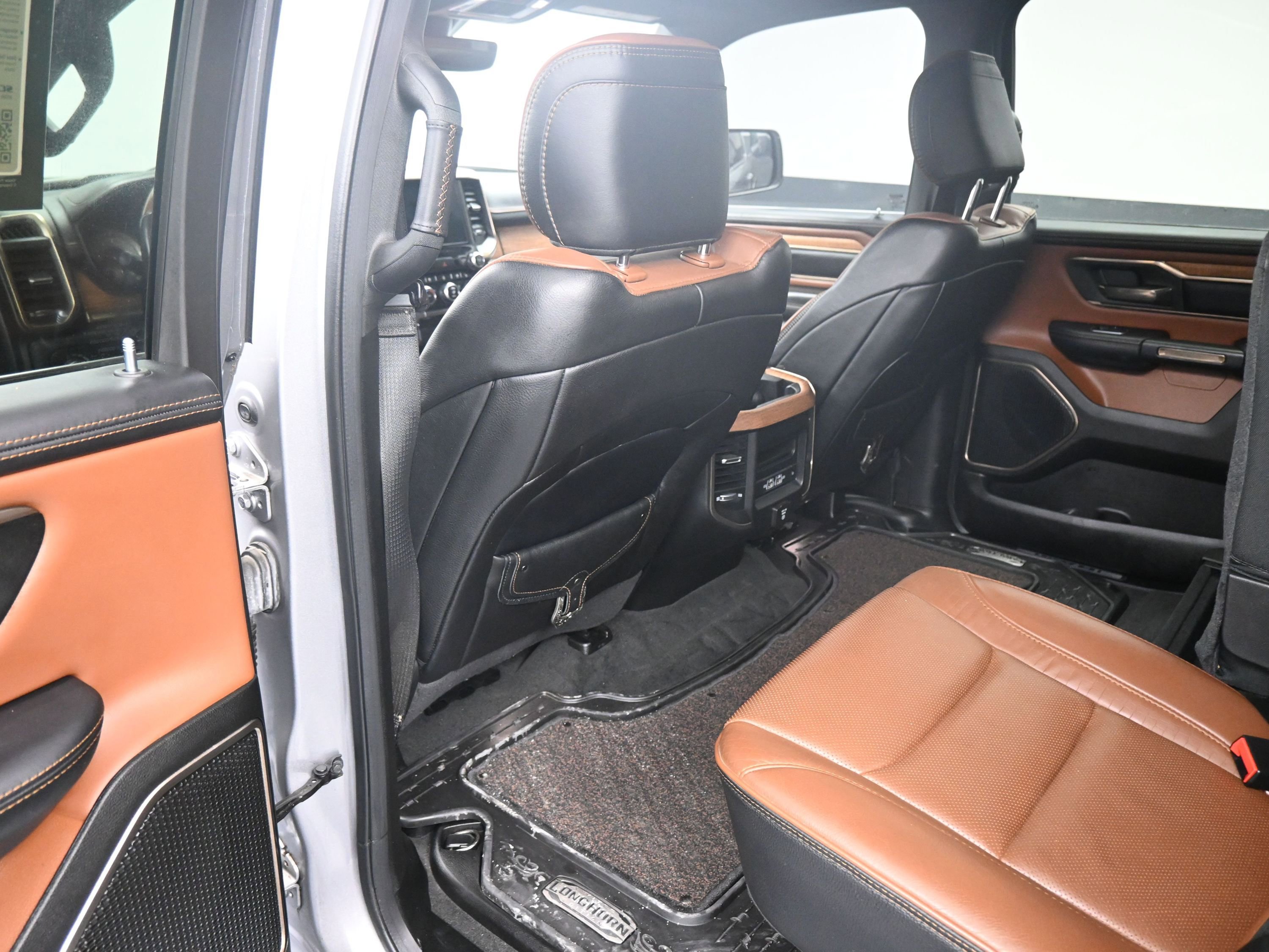 Used 2022 RAM 1500 Limited w/ Body Color Bumper Group image 17