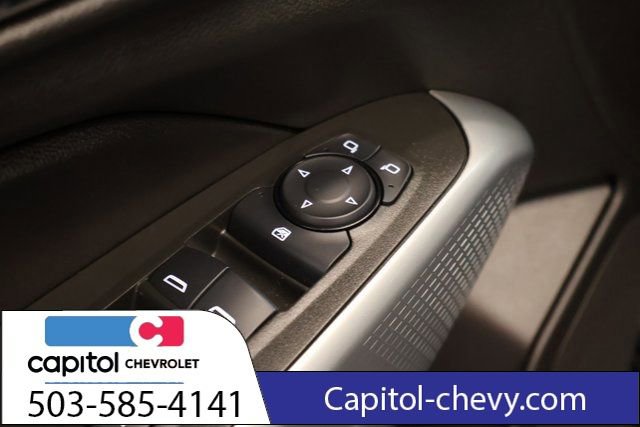 Used 2025 Chevrolet Trax RS FWD image 11