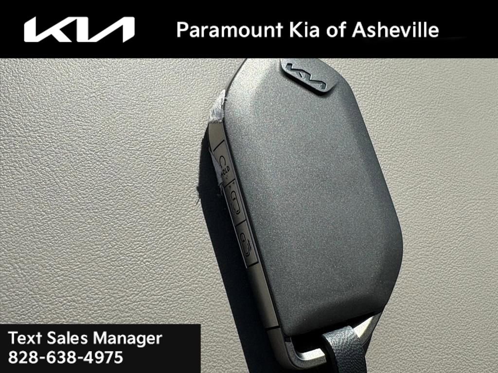 New 2026 Kia Carnival EX image 27