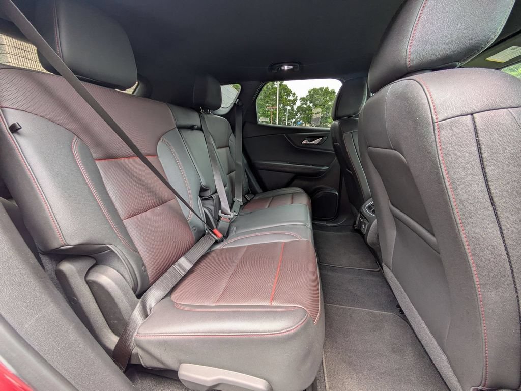 Used 2025 Chevrolet Blazer RS FWD image 29