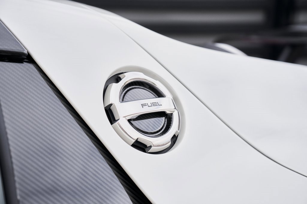 Used 2015 Porsche 918 Spyder image 15