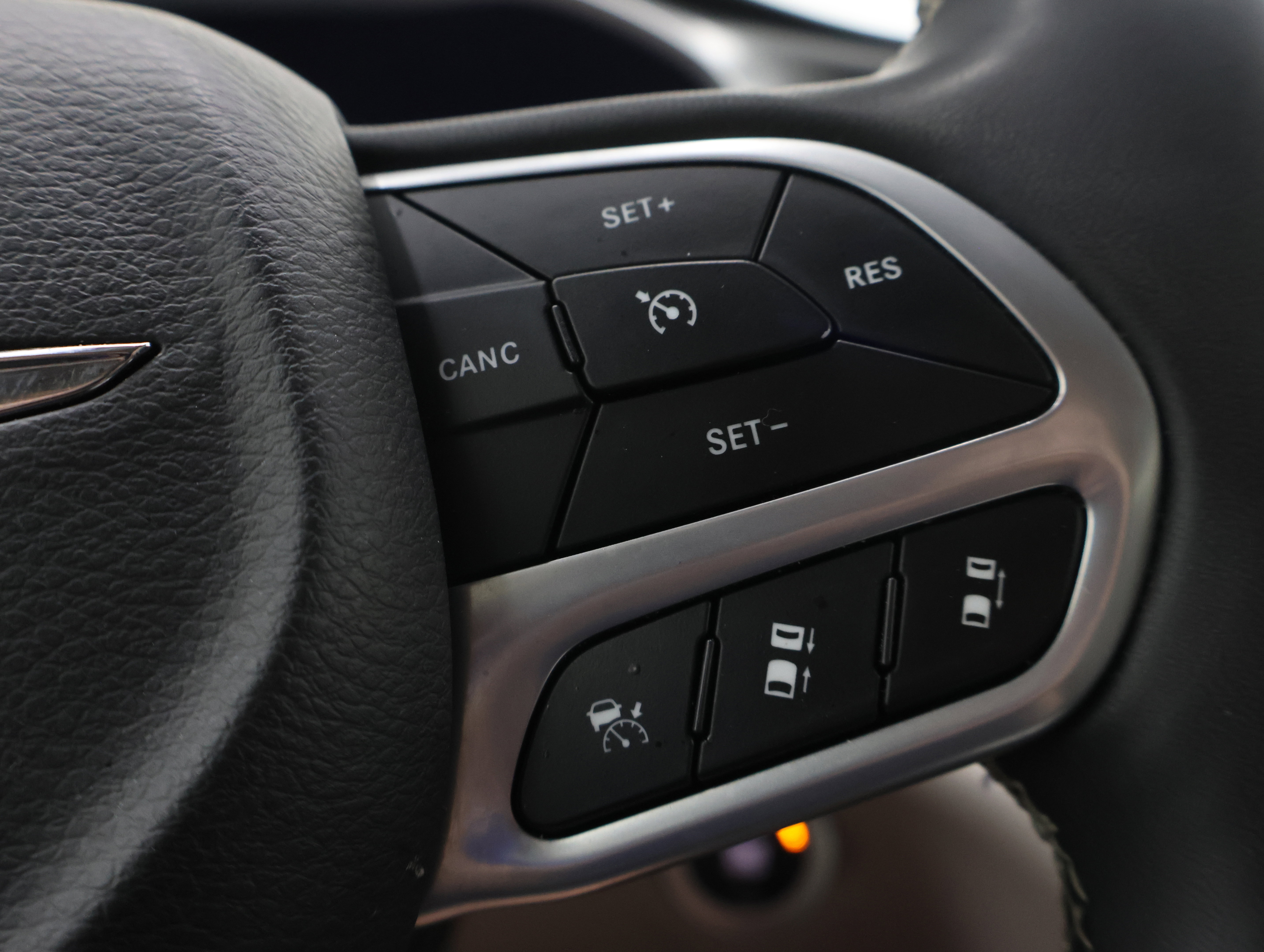 Used 2024 Chrysler Pacifica Touring-L FWD image 14