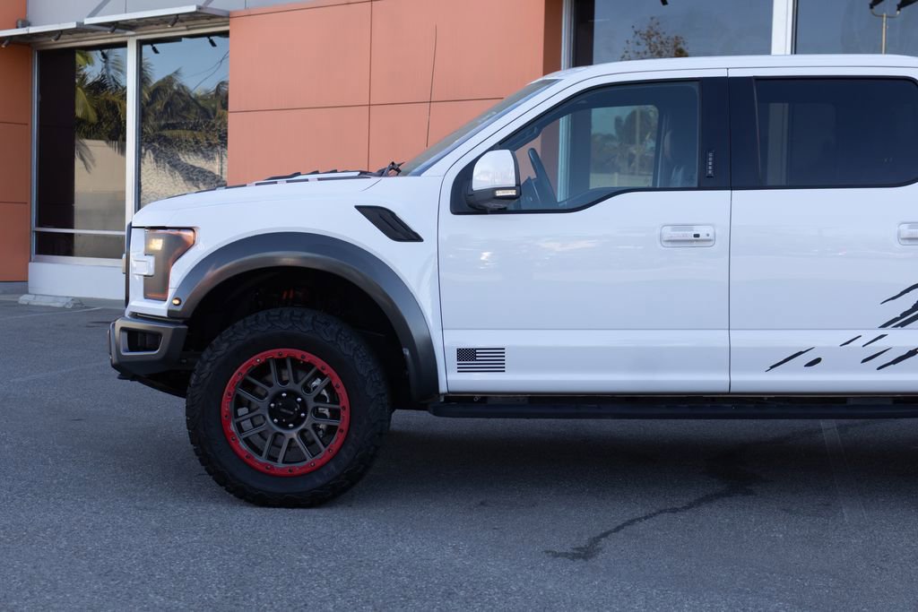 Used 2018 Ford F150 Raptor w/ Equipment Group 802A Luxury AWD/4WD image 8