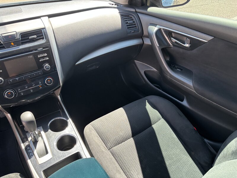 Used 2014 Nissan Altima 2.5 S w/ Display Audio Package FWD image 30