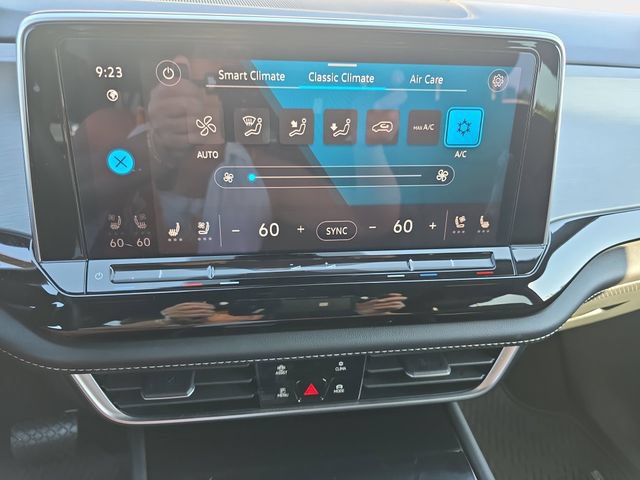 Used 2024 Volkswagen Atlas Cross Sport SE AWD/4WD image 22