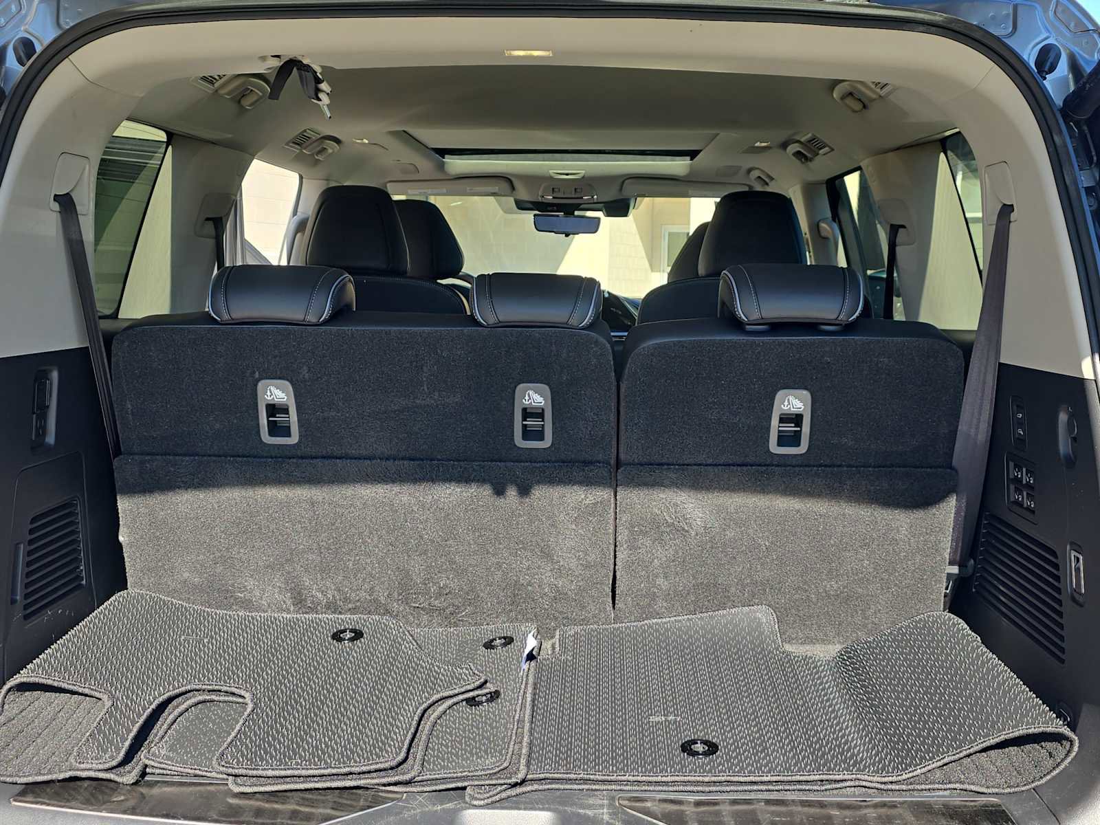 Certified 2025 INFINITI QX80 Sensory image 28