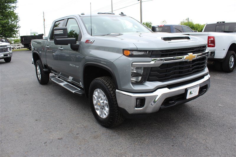 Used 2024 Chevrolet Silverado 2500 LT w/ All Star Edition AWD/4WD image 11