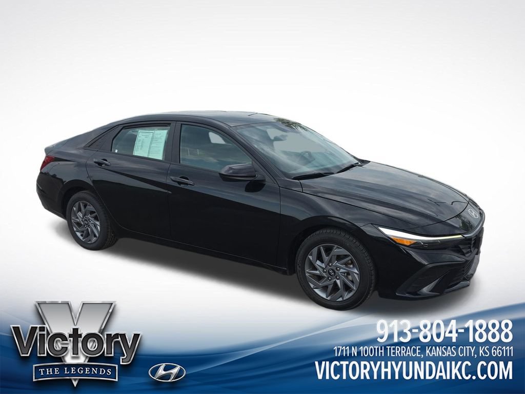 Used 2024 Hyundai Elantra SEL FWD image 7