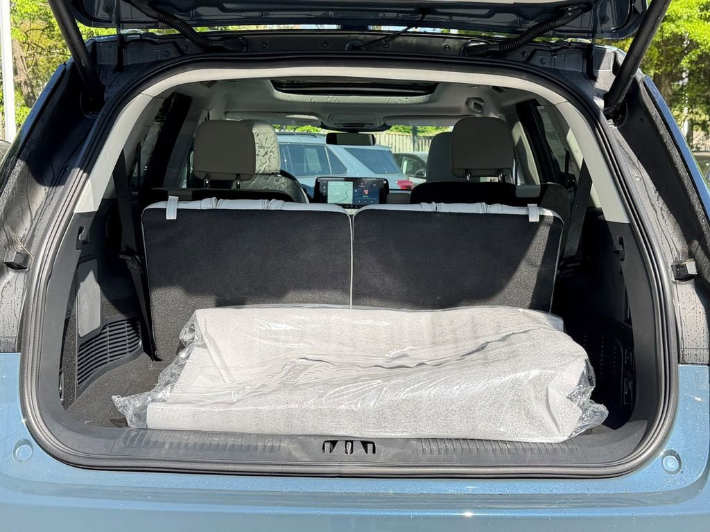 New 2026 Lincoln Aviator AWD w/ Jet Appearance Package image 12