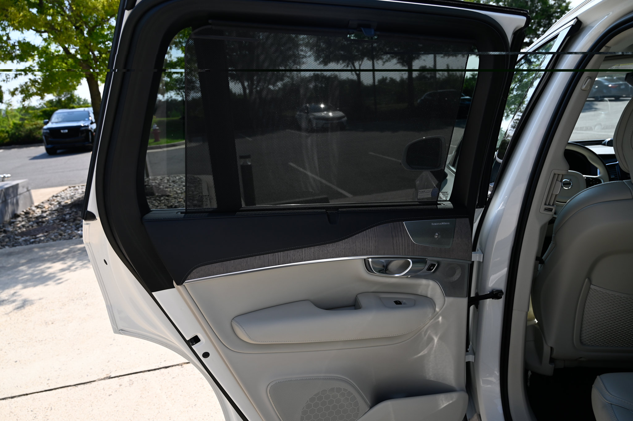 Used 2022 Volvo XC90 T8 Inscription w/ Advanced Package AWD/4WD image 39