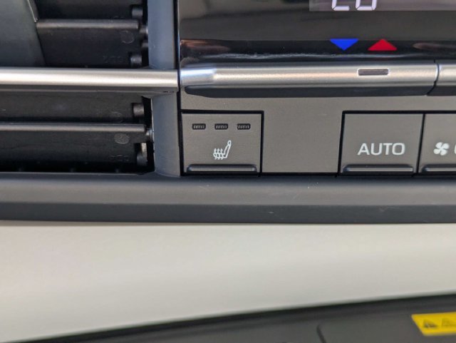 Certified 2026 Toyota Sienna XLE FWD image 26
